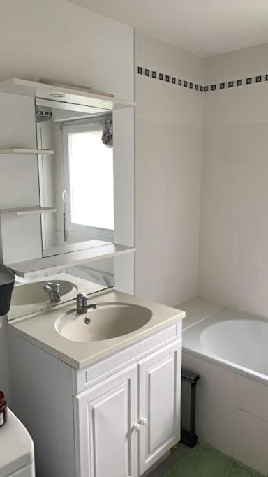 Appartement Lumineux De 60M2 Guer Extérieur photo